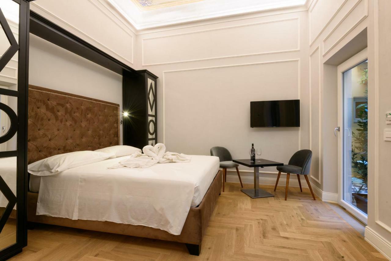 Vivaldi Luxury Suites Florencia Exterior foto